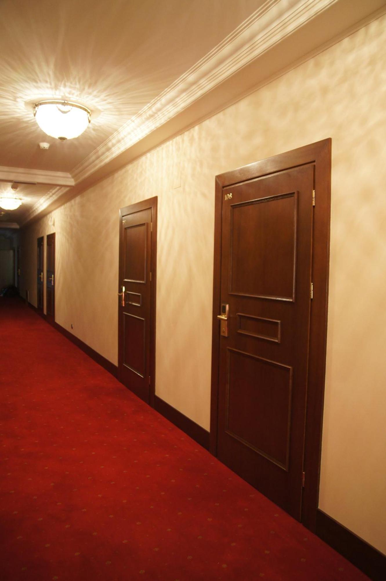 Hotel Cristal Park Dabrowa Tarnowska ภายนอก รูปภาพ