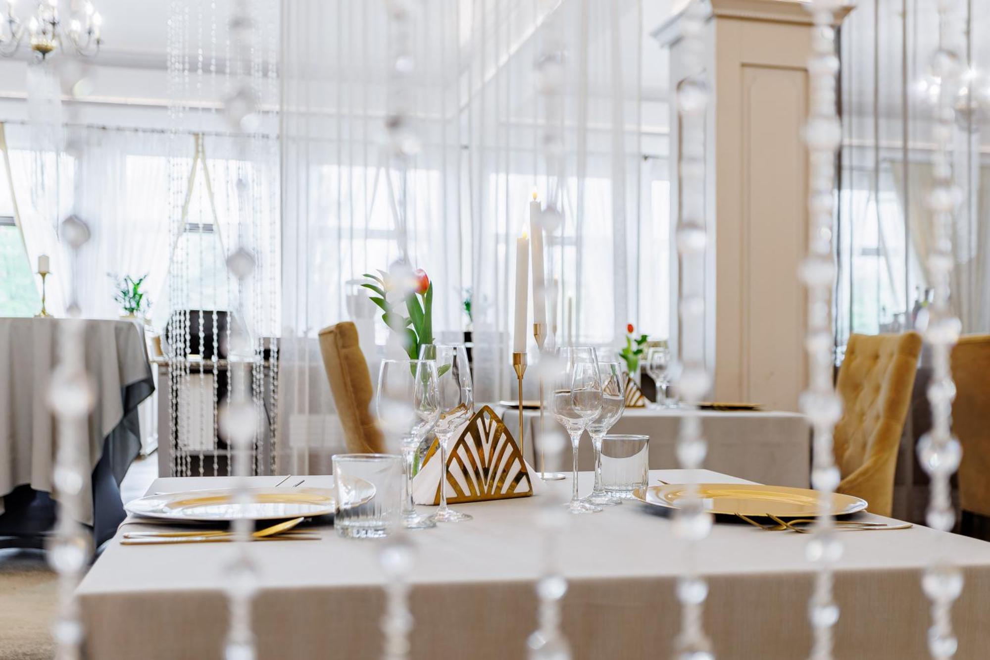 Hotel Cristal Park Dabrowa Tarnowska ภายนอก รูปภาพ
