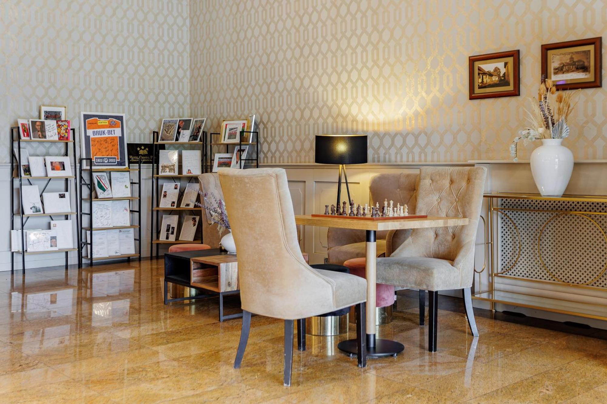 Hotel Cristal Park Dabrowa Tarnowska ภายนอก รูปภาพ